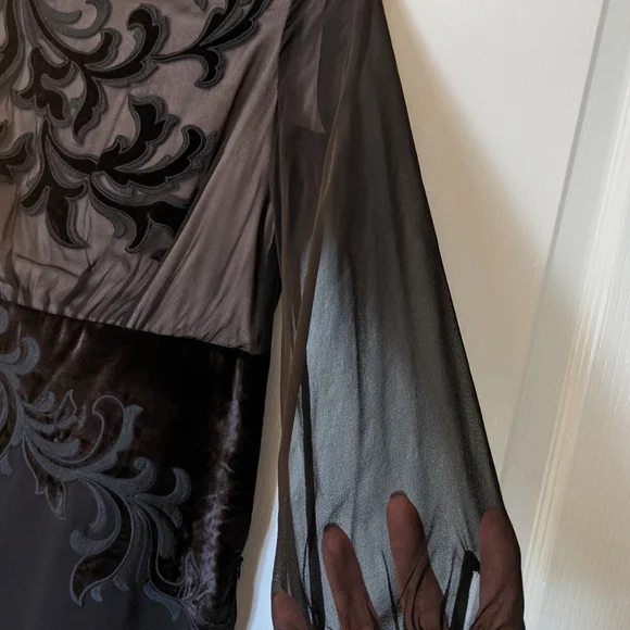 Ann Taylor Silk Chiffon Black Tie Dress with beautiful flock detailing- Size 10P - Picture 4 of 10